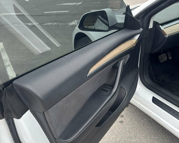 Білий Тесла Модель 3, об'ємом двигуна 0 л та пробігом 76 тис. км за 16500 $, фото 11 на Automoto.ua