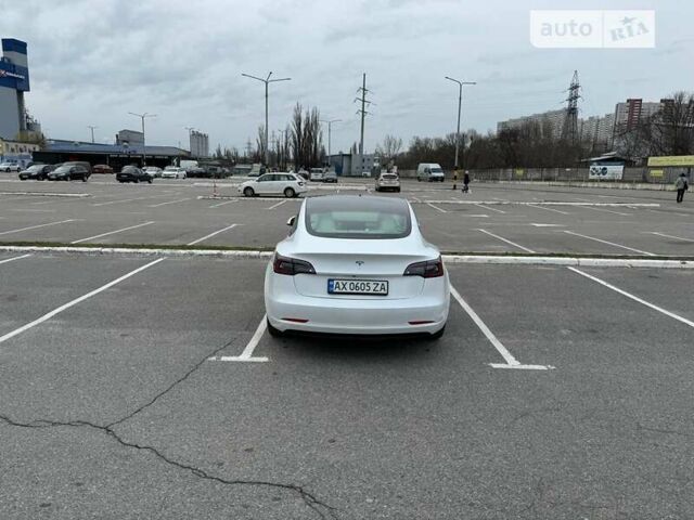 Белый Тесла Модель 3, объемом двигателя 0 л и пробегом 25 тыс. км за 26000 $, фото 5 на Automoto.ua