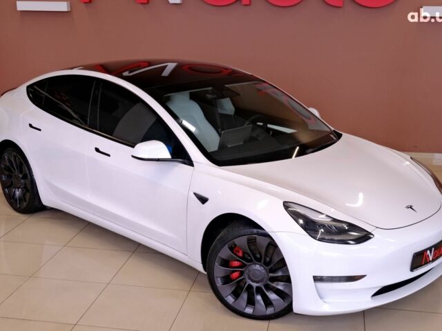Белый Тесла Модель 3, объемом двигателя 0 л и пробегом 60 тыс. км за 22900 $, фото 3 на Automoto.ua