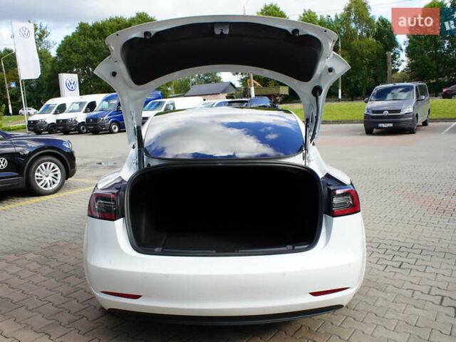 Білий Тесла Модель 3, об'ємом двигуна 0 л та пробігом 33 тис. км за 20700 $, фото 35 на Automoto.ua