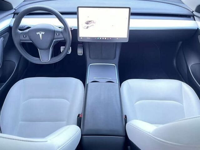 Тесла Модель 3 2022 в Киеве на Automoto.ua Белый Тесла Модель 3, объемом двигателя 0 л и пробегом 26 тыс. км за 19000 $, фото 11 на Automoto.ua
