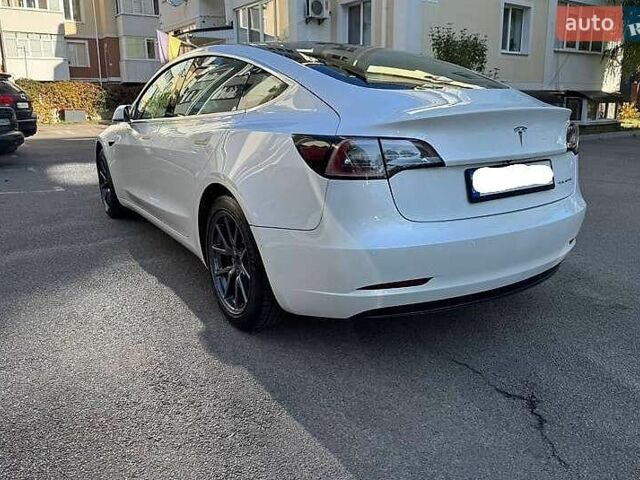 Білий Тесла Модель 3, об'ємом двигуна 0 л та пробігом 50 тис. км за 13700 $, фото 5 на Automoto.ua
