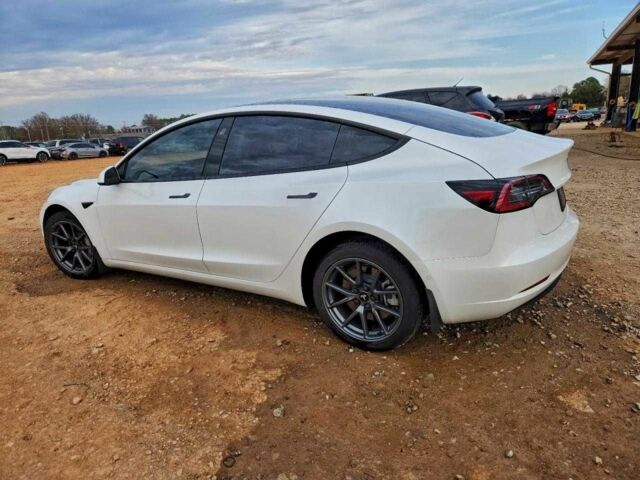 Белый Тесла Модель 3, объемом двигателя 0 л и пробегом 107 тыс. км за 6000 $, фото 1 на Automoto.ua