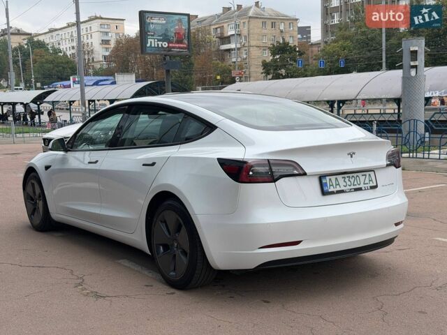Белый Тесла Модель 3, объемом двигателя 0 л и пробегом 72 тыс. км за 19900 $, фото 4 на Automoto.ua
