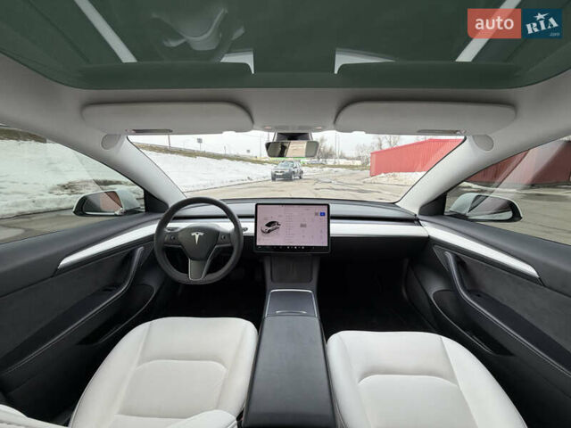 Білий Тесла Модель 3, об'ємом двигуна 0 л та пробігом 48 тис. км за 22900 $, фото 16 на Automoto.ua