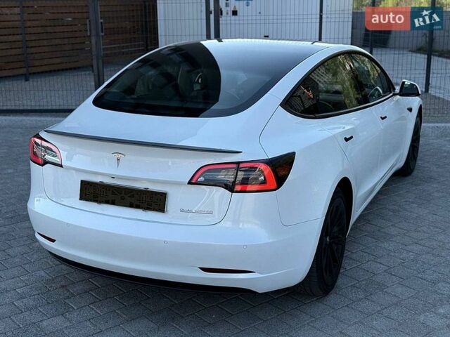 Белый Тесла Модель 3, объемом двигателя 0 л и пробегом 95 тыс. км за 19900 $, фото 11 на Automoto.ua