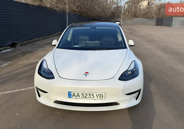 Білий Тесла Модель 3, об'ємом двигуна 0 л та пробігом 88 тис. км за 21000 $, фото 1 на Automoto.ua