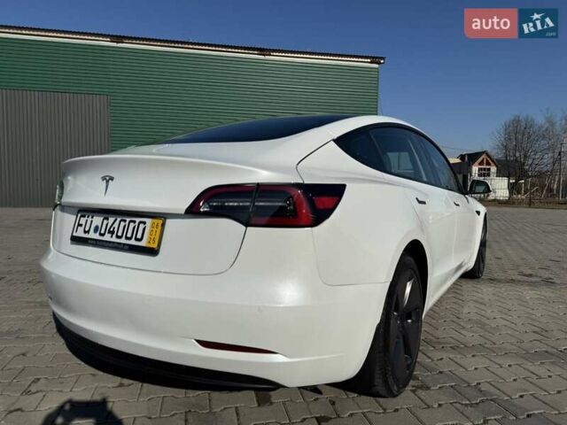 Белый Тесла Модель 3, объемом двигателя 0 л и пробегом 56 тыс. км за 20877 $, фото 21 на Automoto.ua