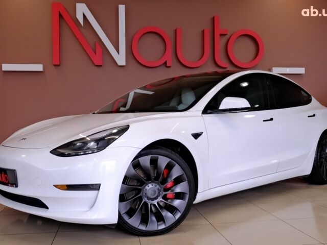 Белый Тесла Модель 3, объемом двигателя 0 л и пробегом 60 тыс. км за 22900 $, фото 1 на Automoto.ua