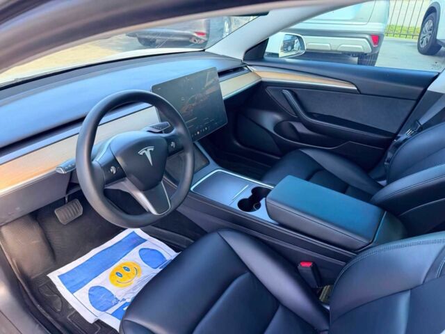 Білий Тесла Модель 3, об'ємом двигуна 0 л та пробігом 22 тис. км за 7863 $, фото 6 на Automoto.ua