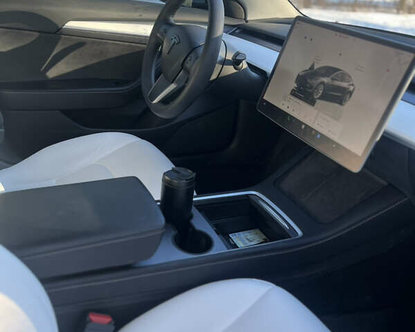 Білий Тесла Модель 3, об'ємом двигуна 0 л та пробігом 38 тис. км за 20999 $, фото 31 на Automoto.ua