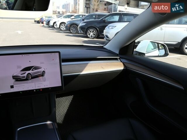 Білий Тесла Модель 3, об'ємом двигуна 0 л та пробігом 47 тис. км за 25000 $, фото 7 на Automoto.ua