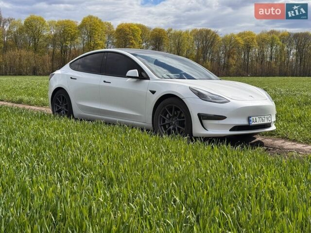 Білий Тесла Модель 3, об'ємом двигуна 0 л та пробігом 105 тис. км за 21300 $, фото 1 на Automoto.ua
