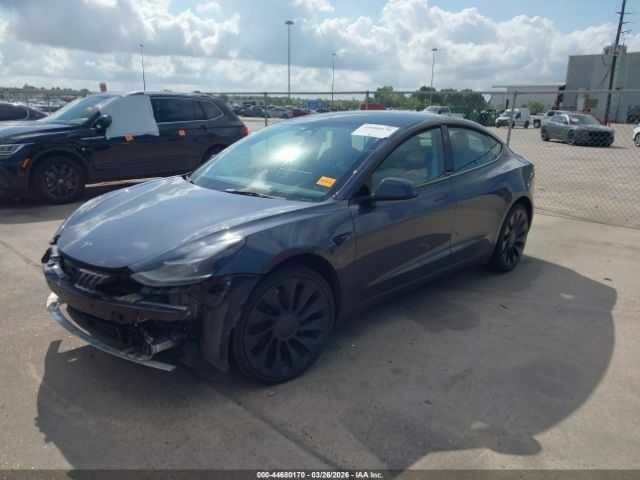 Белый Тесла Модель 3, объемом двигателя 0 л и пробегом 70 тыс. км за 6300 $, фото 1 на Automoto.ua
