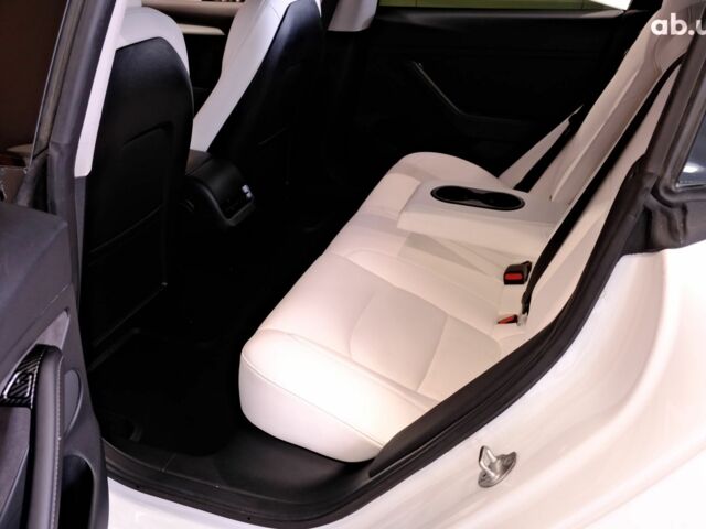 Белый Тесла Модель 3, объемом двигателя 0 л и пробегом 60 тыс. км за 22900 $, фото 7 на Automoto.ua