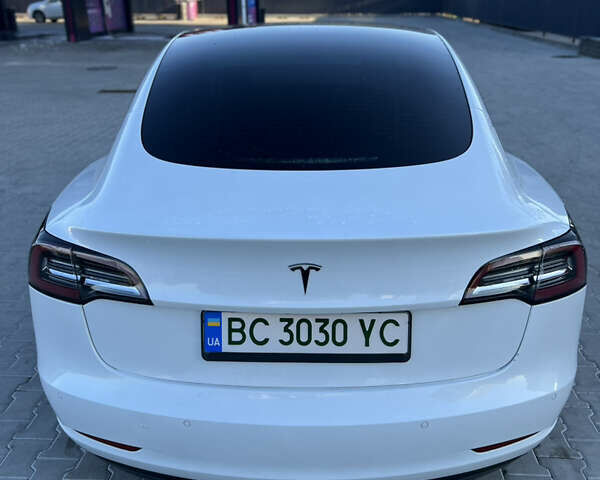Білий Тесла Модель 3, об'ємом двигуна 0 л та пробігом 33 тис. км за 23900 $, фото 5 на Automoto.ua