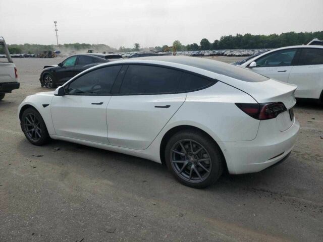 Белый Тесла Модель 3, объемом двигателя 0 л и пробегом 126 тыс. км за 7200 $, фото 3 на Automoto.ua