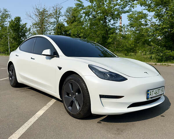 Белый Тесла Модель 3, объемом двигателя 0 л и пробегом 65 тыс. км за 22000 $, фото 3 на Automoto.ua
