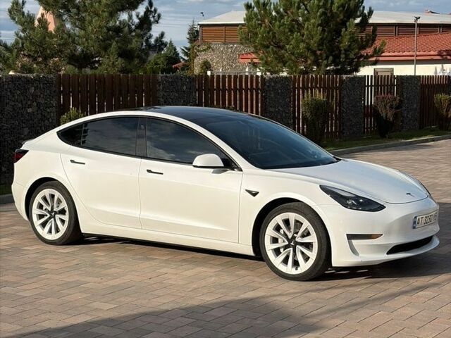 Белый Тесла Модель 3, объемом двигателя 0 л и пробегом 83 тыс. км за 20200 $, фото 4 на Automoto.ua