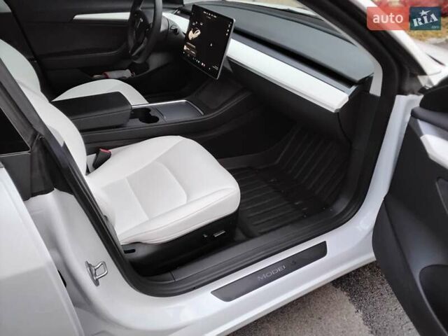 Тесла Модель 3 2022 у Вінниці на Automoto.ua Білий Тесла Модель 3, об'ємом двигуна 0 л та пробігом 26 тис. км за 23900 $, фото 14 на Automoto.ua