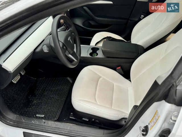 Білий Тесла Модель 3, об'ємом двигуна 0 л та пробігом 89 тис. км за 22000 $, фото 17 на Automoto.ua