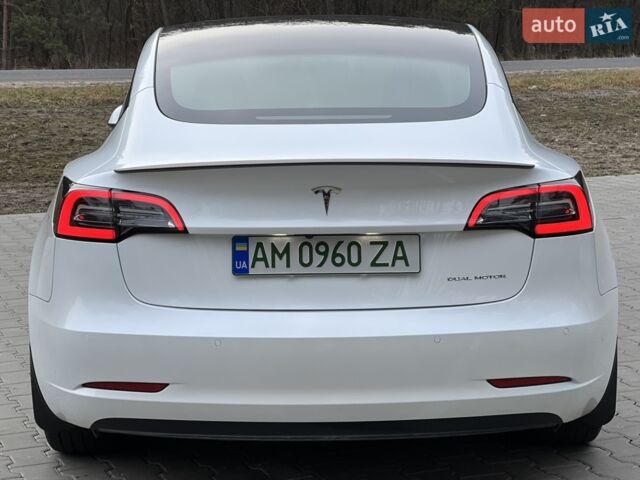 Белый Тесла Модель 3, объемом двигателя 0 л и пробегом 40 тыс. км за 22999 $, фото 5 на Automoto.ua