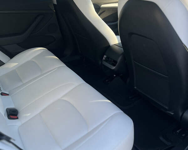 Білий Тесла Модель 3, об'ємом двигуна 0 л та пробігом 38 тис. км за 20999 $, фото 25 на Automoto.ua