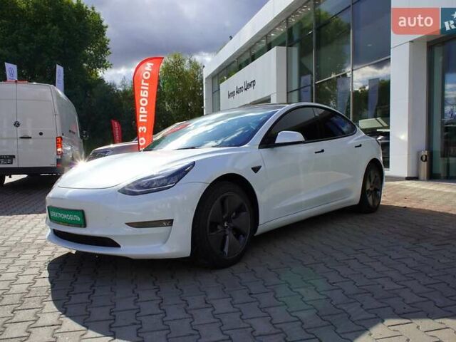 Білий Тесла Модель 3, об'ємом двигуна 0 л та пробігом 33 тис. км за 20700 $, фото 3 на Automoto.ua