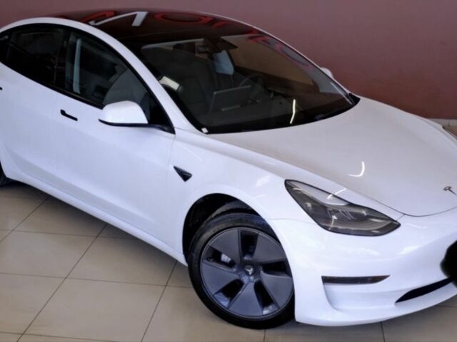 Білий Тесла Модель 3, об'ємом двигуна 0 л та пробігом 60 тис. км за 19000 $, фото 2 на Automoto.ua