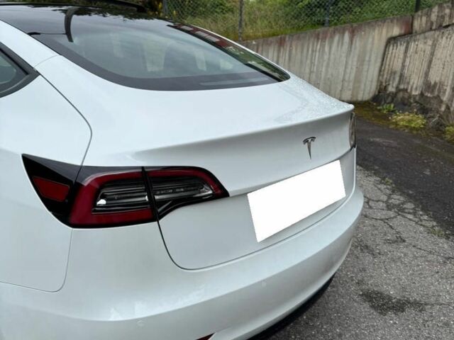 Белый Тесла Модель 3, объемом двигателя 0 л и пробегом 42 тыс. км за 13000 $, фото 3 на Automoto.ua