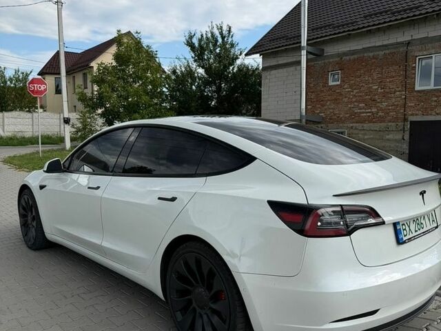 Білий Тесла Модель 3, об'ємом двигуна 0 л та пробігом 64 тис. км за 22500 $, фото 5 на Automoto.ua