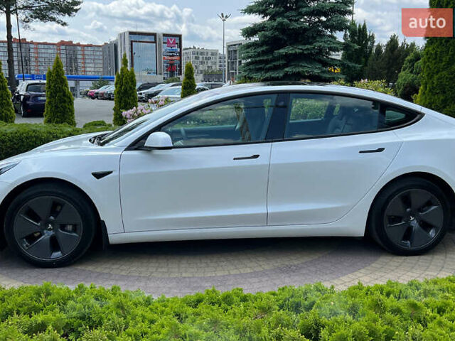 Белый Тесла Модель 3, объемом двигателя 0 л и пробегом 150 тыс. км за 17999 $, фото 3 на Automoto.ua