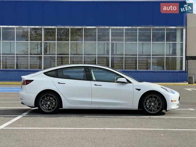 Білий Тесла Модель 3, об'ємом двигуна 0 л та пробігом 77 тис. км за 16900 $, фото 18 на Automoto.ua