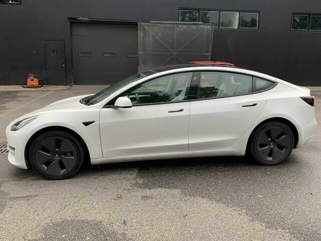 Білий Тесла Модель 3, об'ємом двигуна 0 л та пробігом 20 тис. км за 28000 $, фото 3 на Automoto.ua