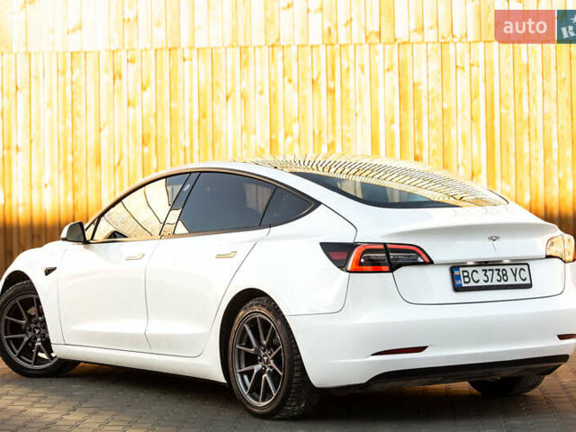 Белый Тесла Модель 3, объемом двигателя 0 л и пробегом 94 тыс. км за 19999 $, фото 23 на Automoto.ua