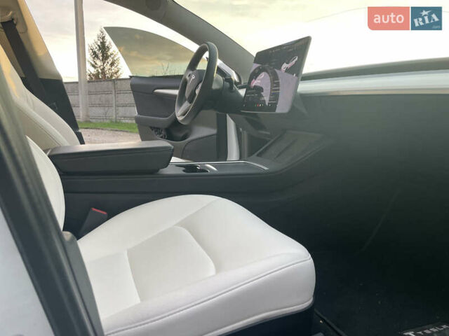 Білий Тесла Модель 3, об'ємом двигуна 0 л та пробігом 77 тис. км за 19000 $, фото 14 на Automoto.ua