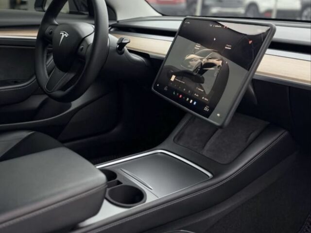 Білий Тесла Модель 3, об'ємом двигуна 0 л та пробігом 40 тис. км за 19500 $, фото 4 на Automoto.ua