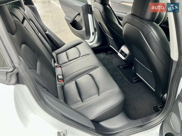 Білий Тесла Модель 3, об'ємом двигуна 0 л та пробігом 5 тис. км за 22500 $, фото 35 на Automoto.ua