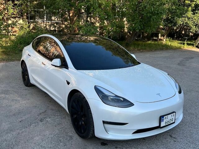 Білий Тесла Модель 3, об'ємом двигуна 0 л та пробігом 200 тис. км за 19500 $, фото 1 на Automoto.ua