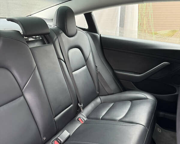 Белый Тесла Модель 3, объемом двигателя 0 л и пробегом 60 тыс. км за 19500 $, фото 3 на Automoto.ua