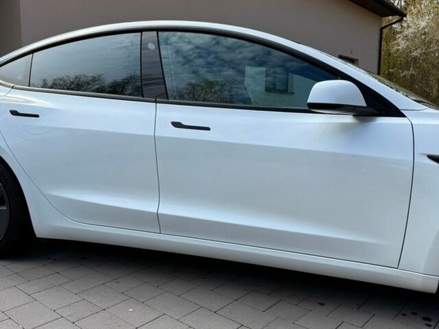 Білий Тесла Модель 3, об'ємом двигуна 0 л та пробігом 49 тис. км за 22800 $, фото 4 на Automoto.ua