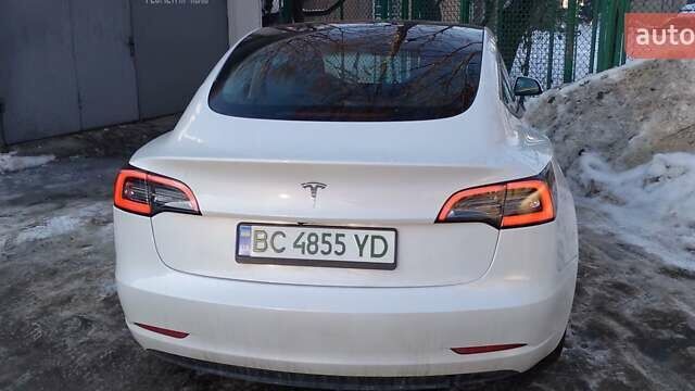 Білий Тесла Модель 3, об'ємом двигуна 0 л та пробігом 46 тис. км за 18700 $, фото 2 на Automoto.ua