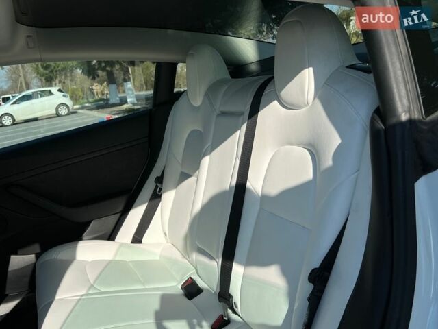 Белый Тесла Модель 3, объемом двигателя 0 л и пробегом 130 тыс. км за 16950 $, фото 10 на Automoto.ua