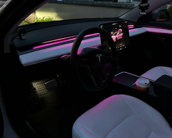 Білий Тесла Модель 3, об'ємом двигуна 0 л та пробігом 35 тис. км за 29646 $, фото 6 на Automoto.ua