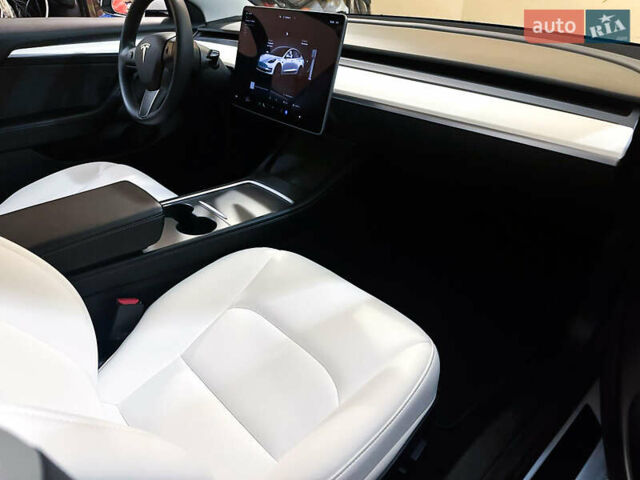 Белый Тесла Модель 3, объемом двигателя 0 л и пробегом 94 тыс. км за 19999 $, фото 39 на Automoto.ua