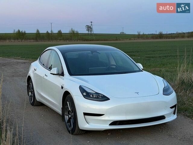 Белый Тесла Модель 3, объемом двигателя 0 л и пробегом 65 тыс. км за 15900 $, фото 1 на Automoto.ua