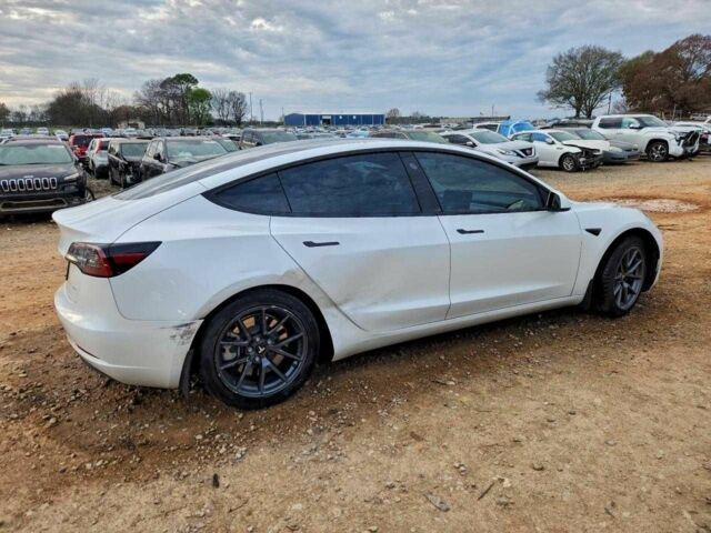 Белый Тесла Модель 3, объемом двигателя 0 л и пробегом 107 тыс. км за 6000 $, фото 2 на Automoto.ua