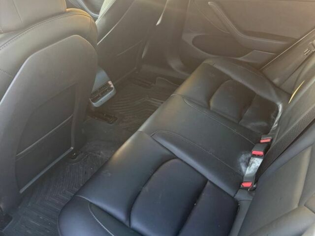 Білий Тесла Модель 3, об'ємом двигуна 0 л та пробігом 95 тис. км за 16800 $, фото 8 на Automoto.ua