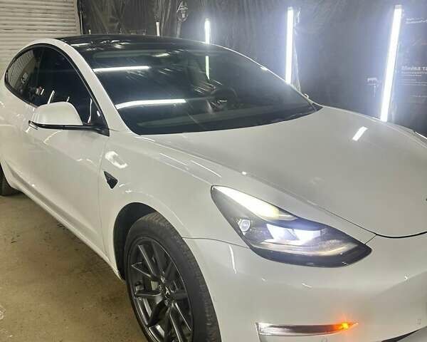 Белый Тесла Модель 3, объемом двигателя 0 л и пробегом 125 тыс. км за 22000 $, фото 6 на Automoto.ua