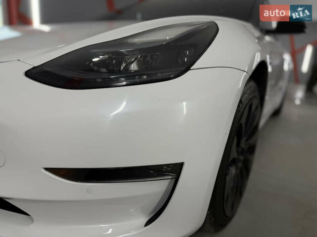 Білий Тесла Модель 3, об'ємом двигуна 0 л та пробігом 12 тис. км за 23700 $, фото 6 на Automoto.ua